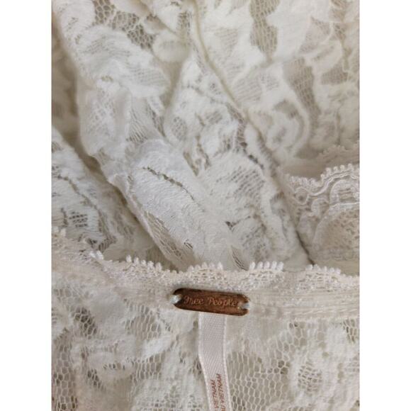 Free People SZ S Lace Sheer Top 3/4 Sleeve Ruffled Crochet White Oversize Boxy - Picture 7 of 9